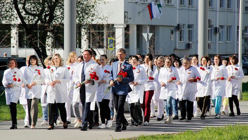 С наступающим праздником - Днём Великой Победы!